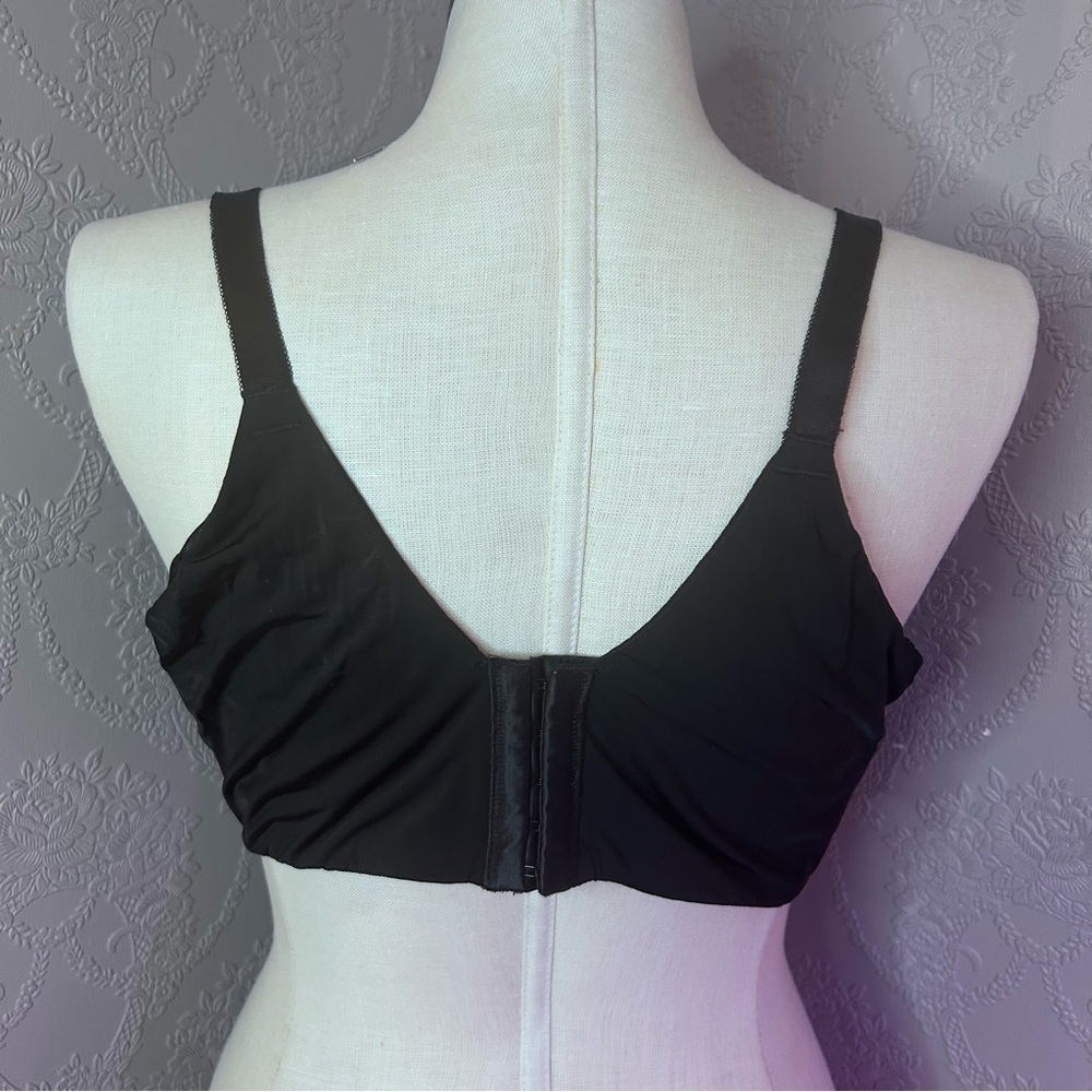 Elegant Black Women's Bra Torrid 42H black bra great condition - Picture 3 of 5